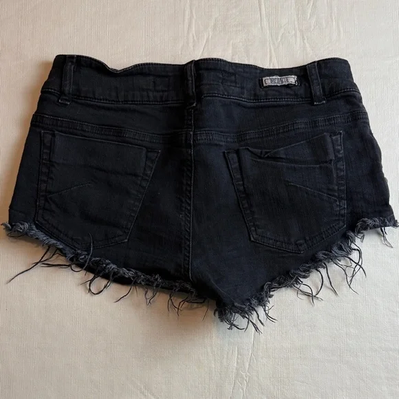 Brandy Melville Women's Frayed Hem Black Distressed Cutoff Jean Shorts Size 38 - Picture 3 of 11